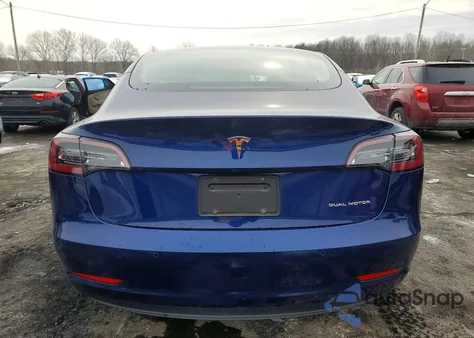 2022 Tesla Model 3 z USA, uszkodzony, nr VIN 5YJ3E1EB8NF343243